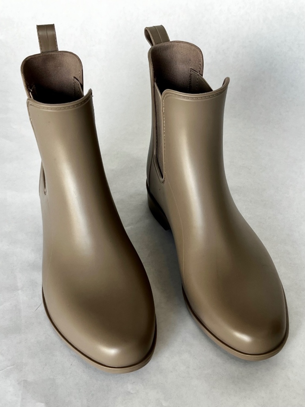 A New Day Chelsea Taupe Waterproof Short Rain Boots Size 8
